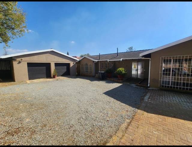 3 BEDROOM HOUSE FOR SALE IN ALBERTSDAL